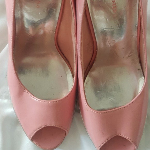 heels - Picture 2 of 2